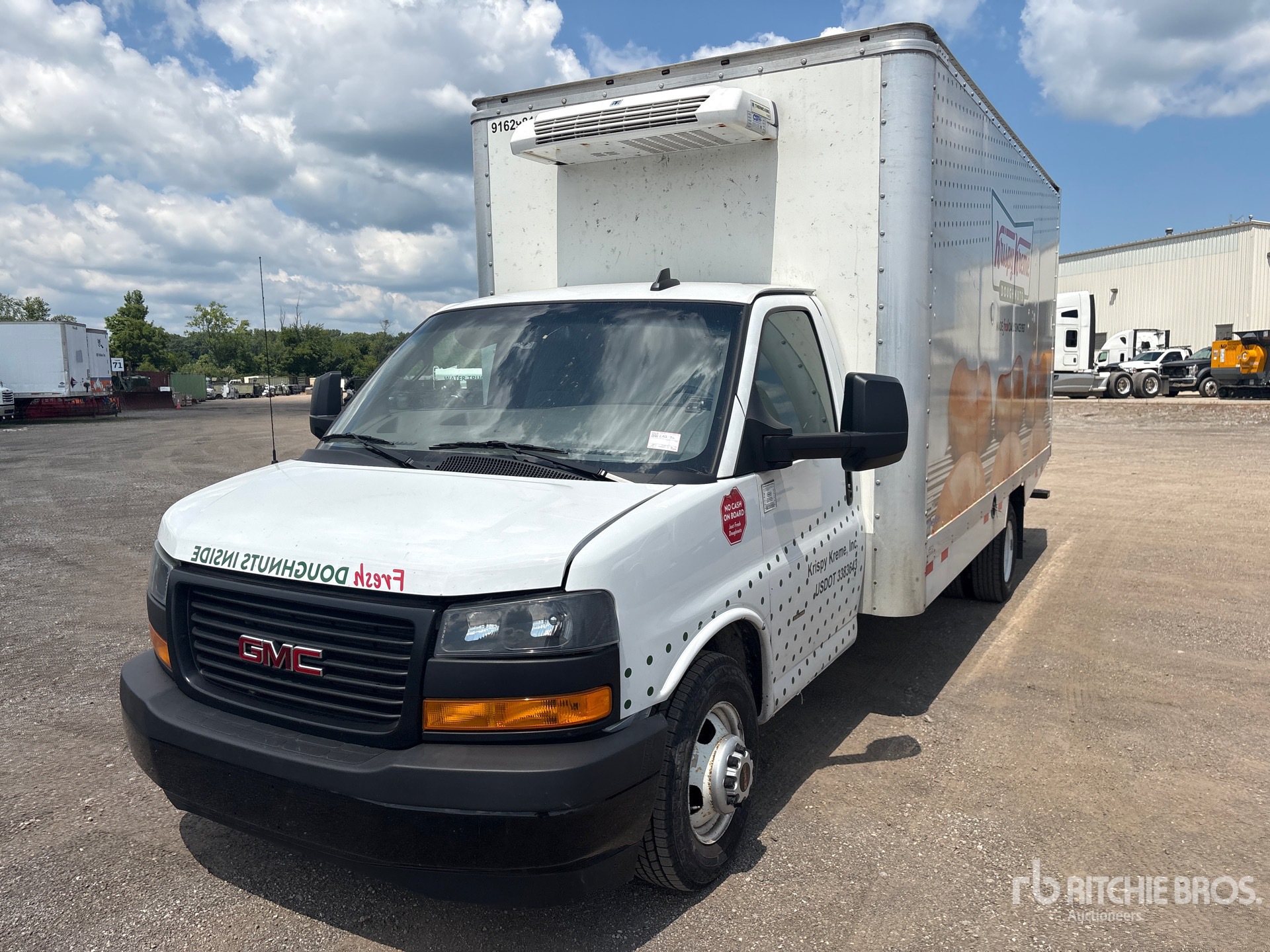 2023 GMC Savana G3500 4x2 Refrigerated Truck