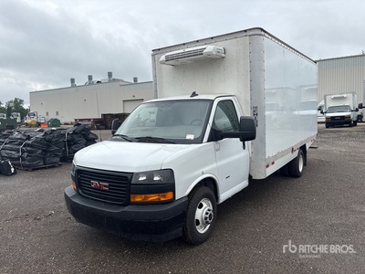 2023 GMC Savana G3500 4x2 Camions - frigorifiques