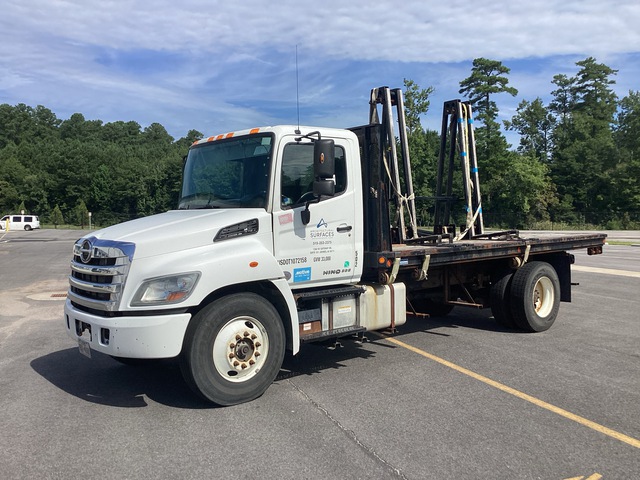2017 Hino 338 4x2 Flatbed Truck