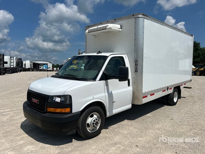 2023 GMC Savana G3500 4x2 冷蔵トラック