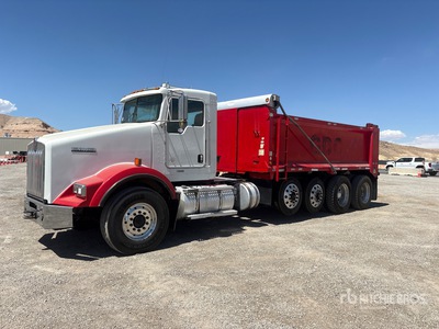 2015 Kenworth T800 10x4 Quad/A Dump Truck
