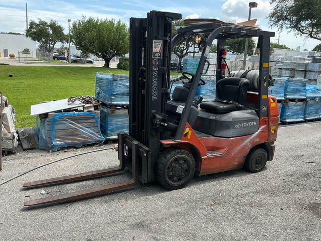 2006 Toyota 7FGCU25 4500 lb Cushion Tire Forklift