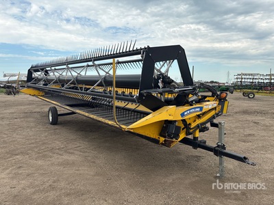 2011 New Holland 94C 30 ft Draper Tête de moissonneuse-batteuse