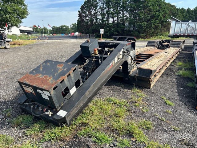 2016 Rampant DG55 Tri/A Removable Gooseneck Lowboy Trailer