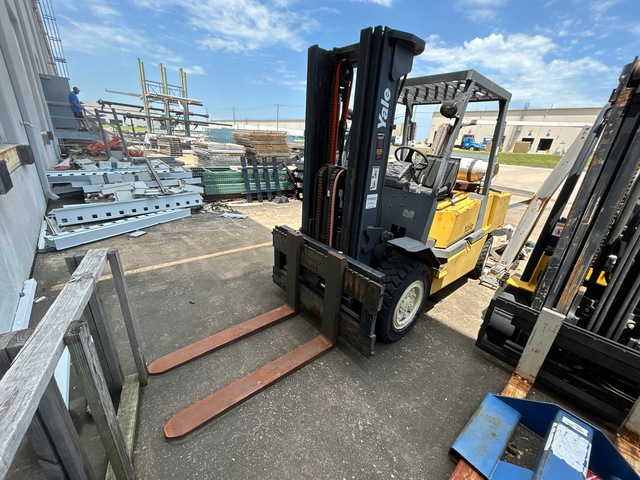 1998 Yale GTP110MGNGBE093 11000 lb Forklift