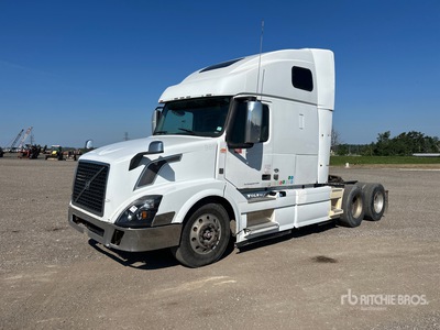 2013 Volvo VNL 6x4 Sleeper Prime Mover
