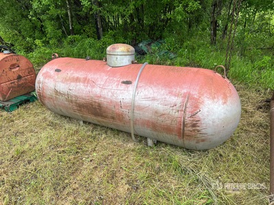 1977 500 gal Skid Mounted Steel Propane タンク