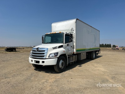 2015 Hino 268 4x2 Camion fourgon