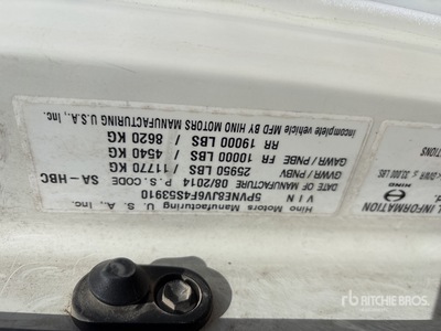 2015 Hino 268 Camion fourgon