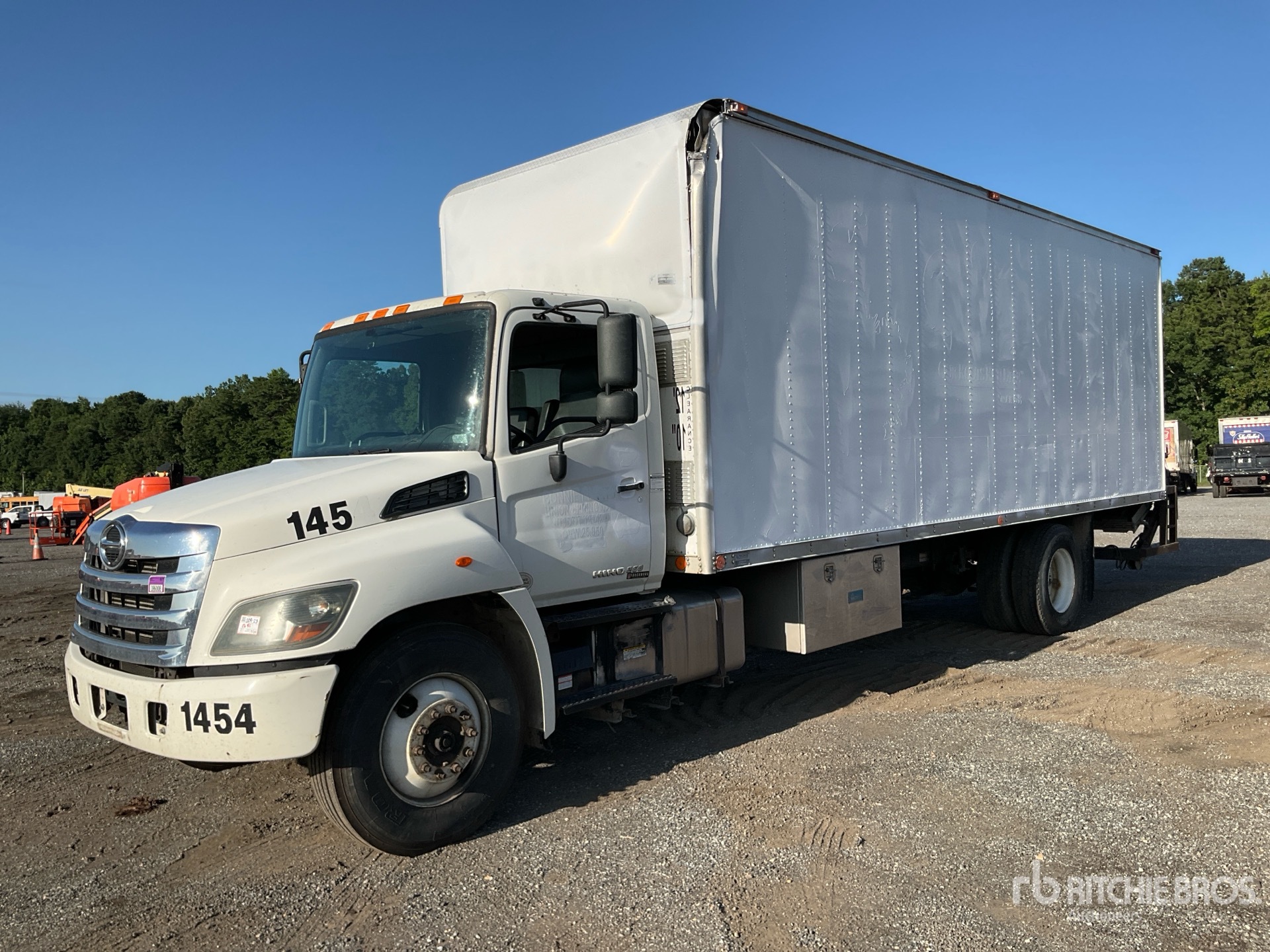 2015 Hino 268 4x2 Van Truck