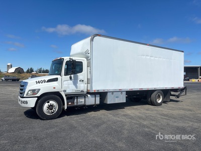 2015 Hino 268 4x2 Camion fourgon