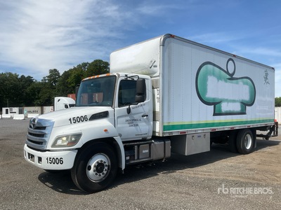 2016 Hino 268 4x2 Camion fourgon