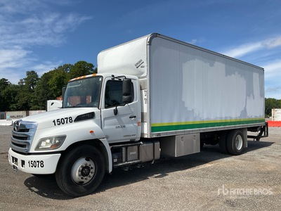 2016 Hino 268 4x2 Camion fourgon