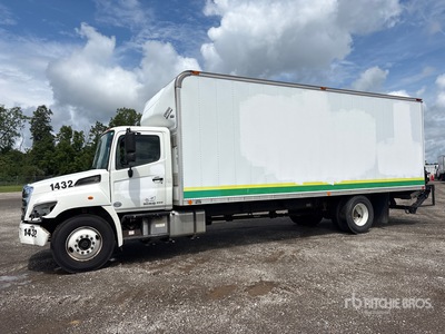 2015 Hino 268 4x2 Van Truck