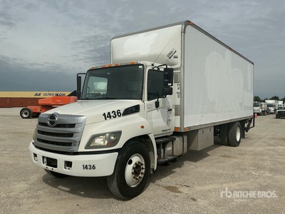 2015 Hino 268 4x2 Moving Furgoneta caja cerrada