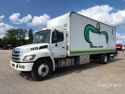 2015 Hino 268 4x2 Van Truck