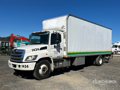 2015 Hino 268 4x2 Van Truck