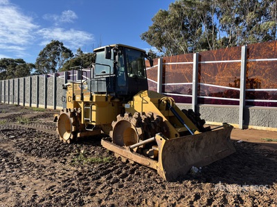 2017 Cat 815K Soil Compactor