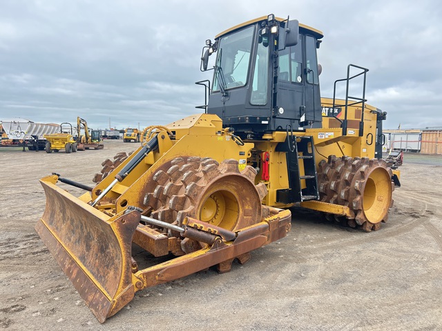 2017 Cat 815K Soil Compactor