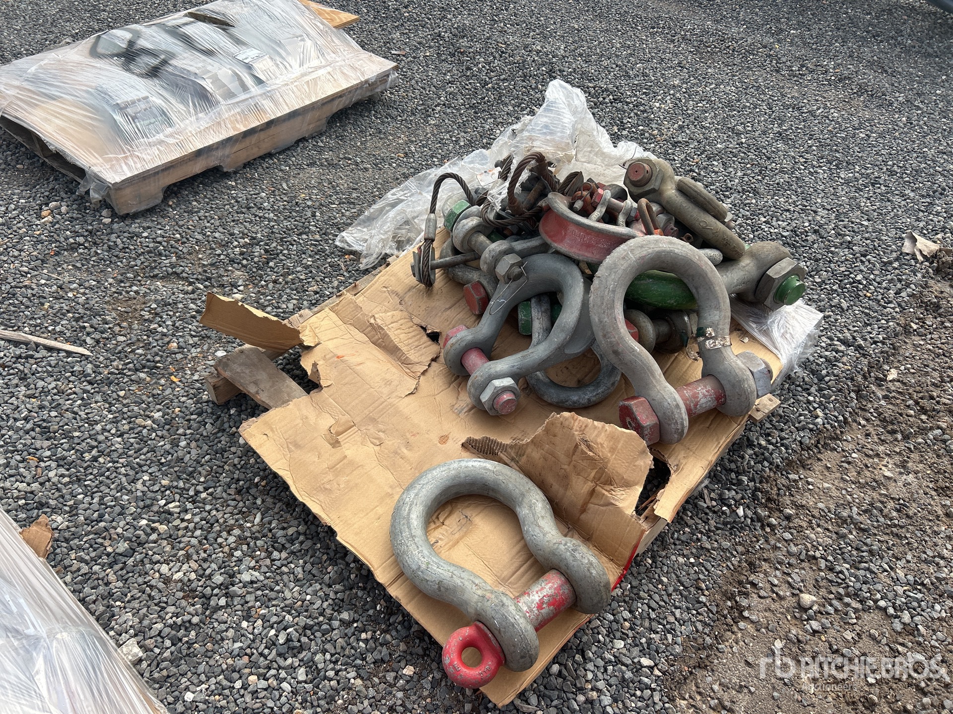 Quantity of Crosby Shackle
