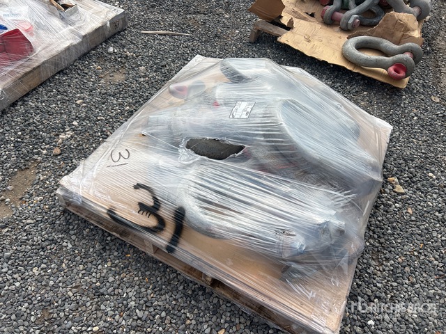 Quantity of Crosby Shackle