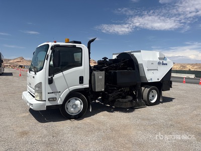 Schwarze 13A40008669 on 2014 Isuzu NQR Kehrmaschine