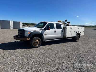 2016 Ford F-550 4x4 Crew Cab Service Truck