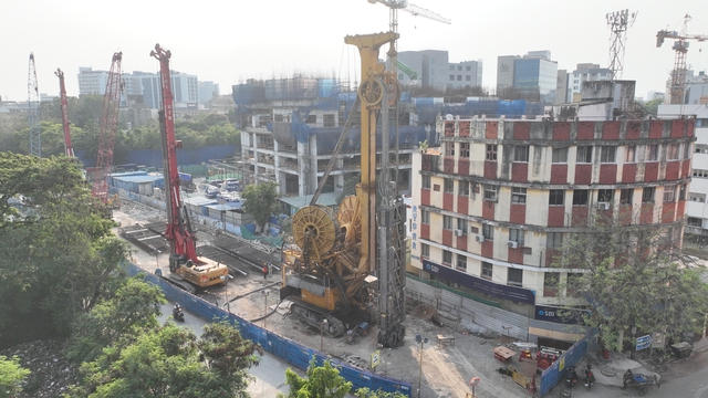 Bauer BC40 Trench Cutter on 2007 Liebherr HS885 HD Foundation Drill