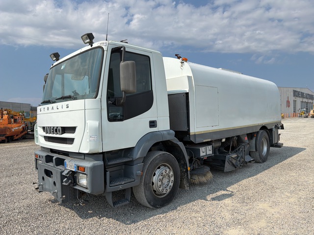 Bucher STKF3000 on 2001 Iveco Magirus Sweeper Truck