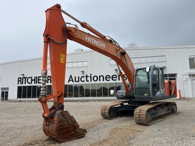 2013 年 Hitachi ZX200-3 Tracked Excavator