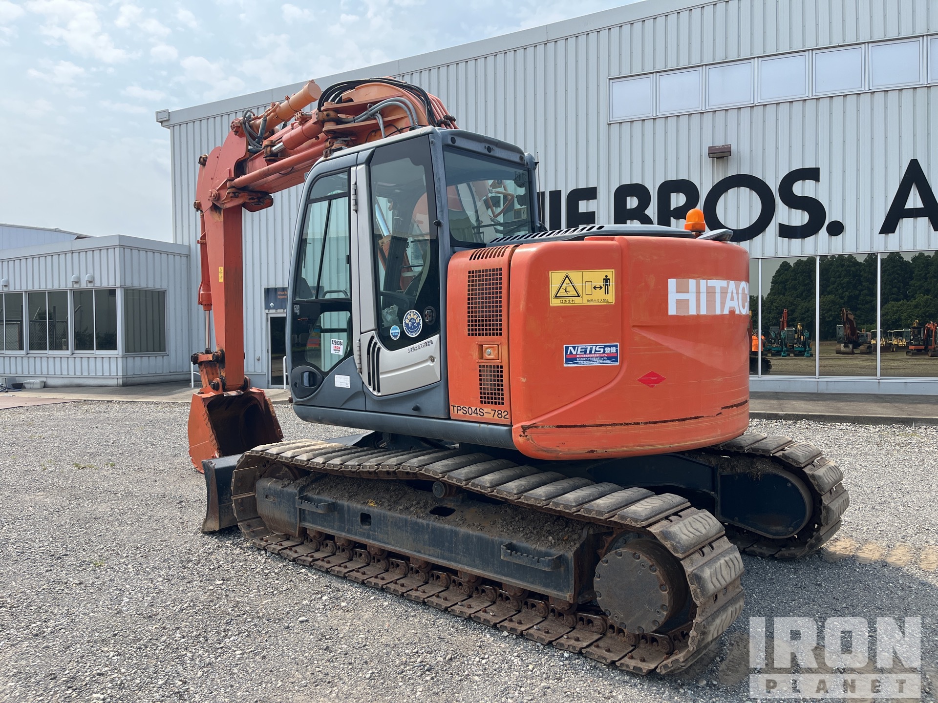 2013 年 Hitachi ZX135USOS-3 Tracked Excavator in Narita City
