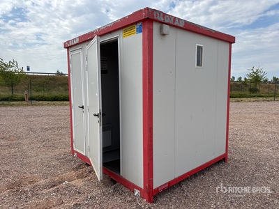 Bungalow Sanitaire Portable Toilet