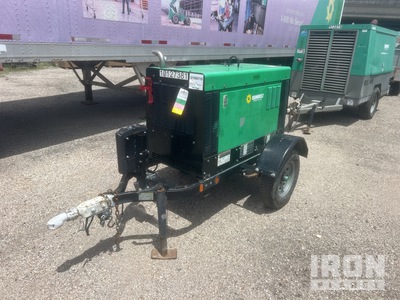 2019 Miller BIG BLUE 450CST 450 A Mobile Multi-Process を見 Welder - Fueled