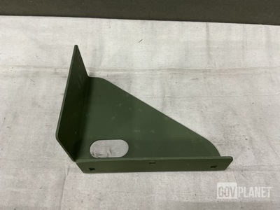(6) Oshkosh 3732563 Multiple Angle Brackets