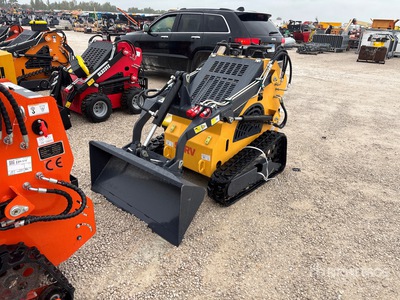 2026 STARVOX SV-480 Mini Compact Track Loader (Unused)