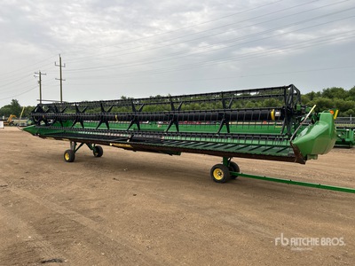 2012 John Deere 635D 35 ft Draper Maaikop