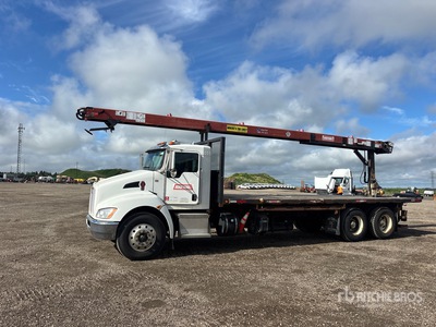 2018 Kenworth T-300 6x4 2017 Cleasby FBR-6-36 Flatbed Truck with Conveyor