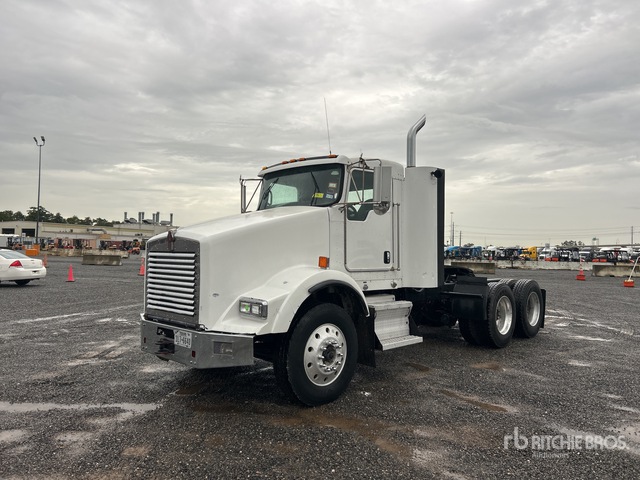 2015 Kenworth T800 6x4 T/A Day Cab Truck Tractor