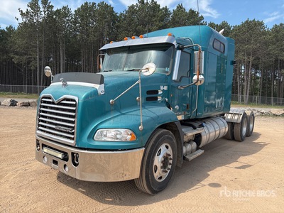 2013 Mack CXU613 6x4 Cabeza Tractora Cabina Dormitorio