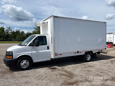 2023 GMC Savana G3500 4x2 Ciężarówka chłodnia