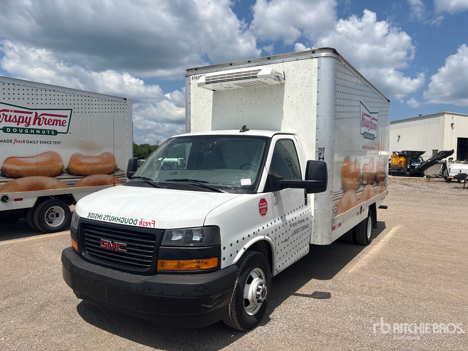 2023 GMC Savana G3500 4x2 Refrigerated Truck