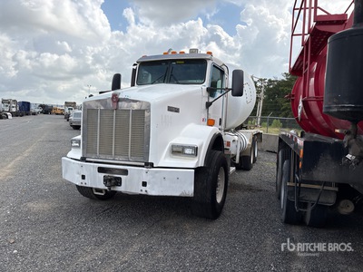 2009 Kenworth T800 6x4 Mixer Truck (Inoperable)