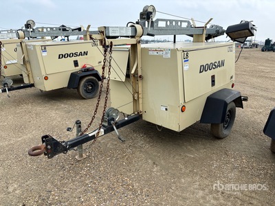 2012 Doosan L8-60HZ-T4F 8 kW Torre de iluminación