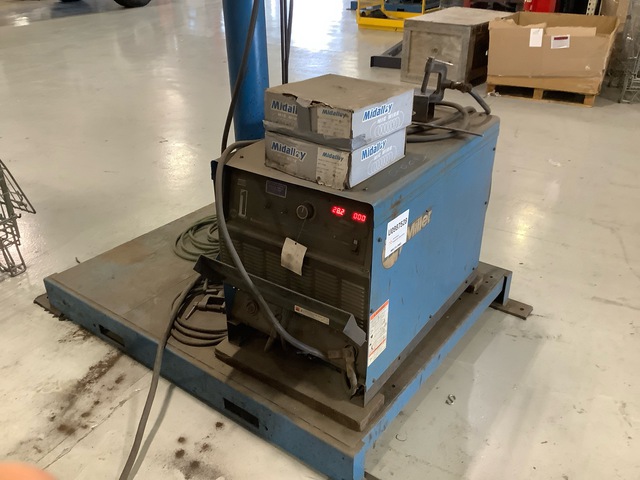 Miller Deltaweld 452 MIG Electric Welder