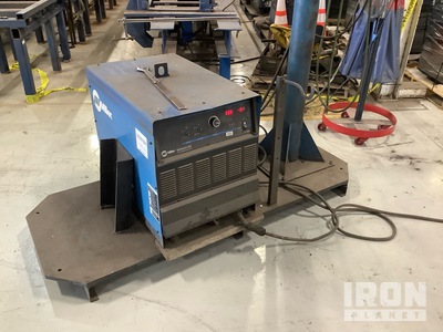 Miller Deltaweld 452 Skid-Mounted MIG Electric Welder