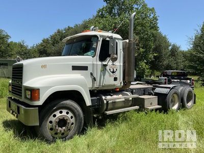 2006 Mack CHN613 6x4 Ciągnik siodłowy T/A z kabiną dzienną