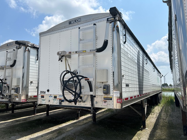 2022 Wilson DWBT-650 50 ft Tri/A Live Bottom Grain Trailer