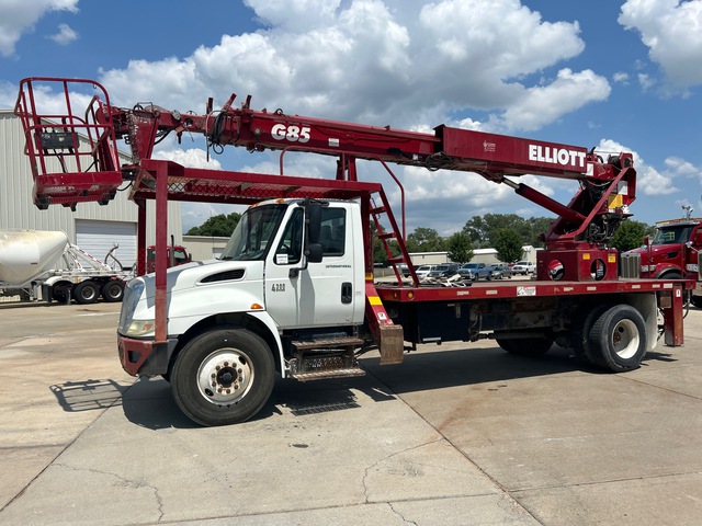Elliott G85 80 ft on 2003 International 4300 4x2 Bucket Truck