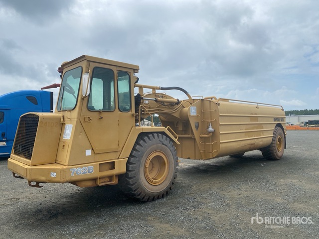 1991 John Deere 762B 6000 gal Water Wagon