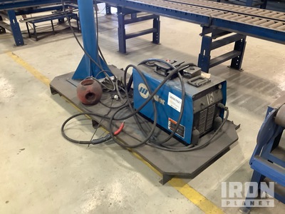 Miller Invision 456p MIG Electric Welder (Inoperable)